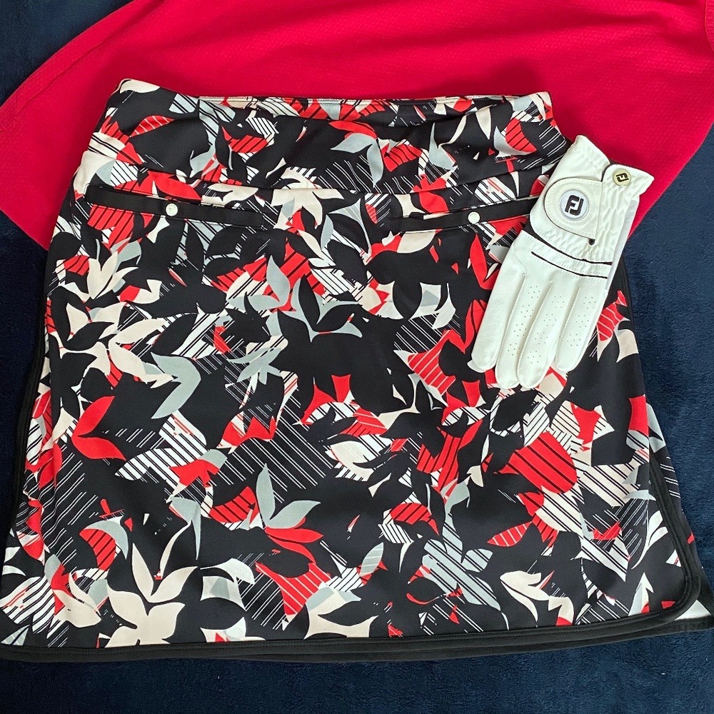 EUC Tail Pull On Golf Skort Size S
